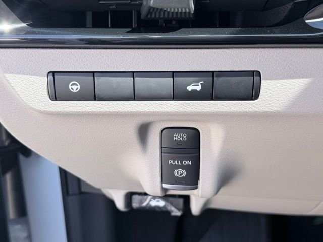 New 2026 Everest White Pearl TriCoat Nissan SV image 19