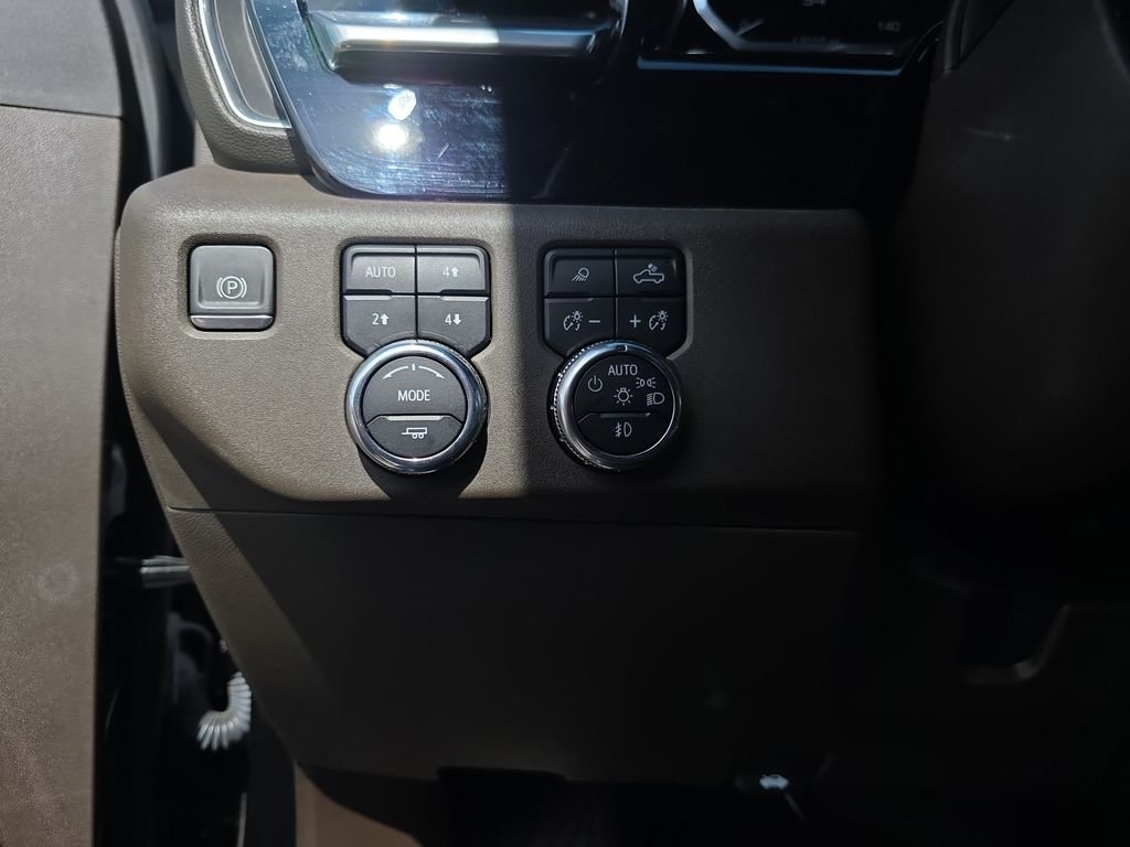 Used 2024 Onyx Black GMC SLT image 21