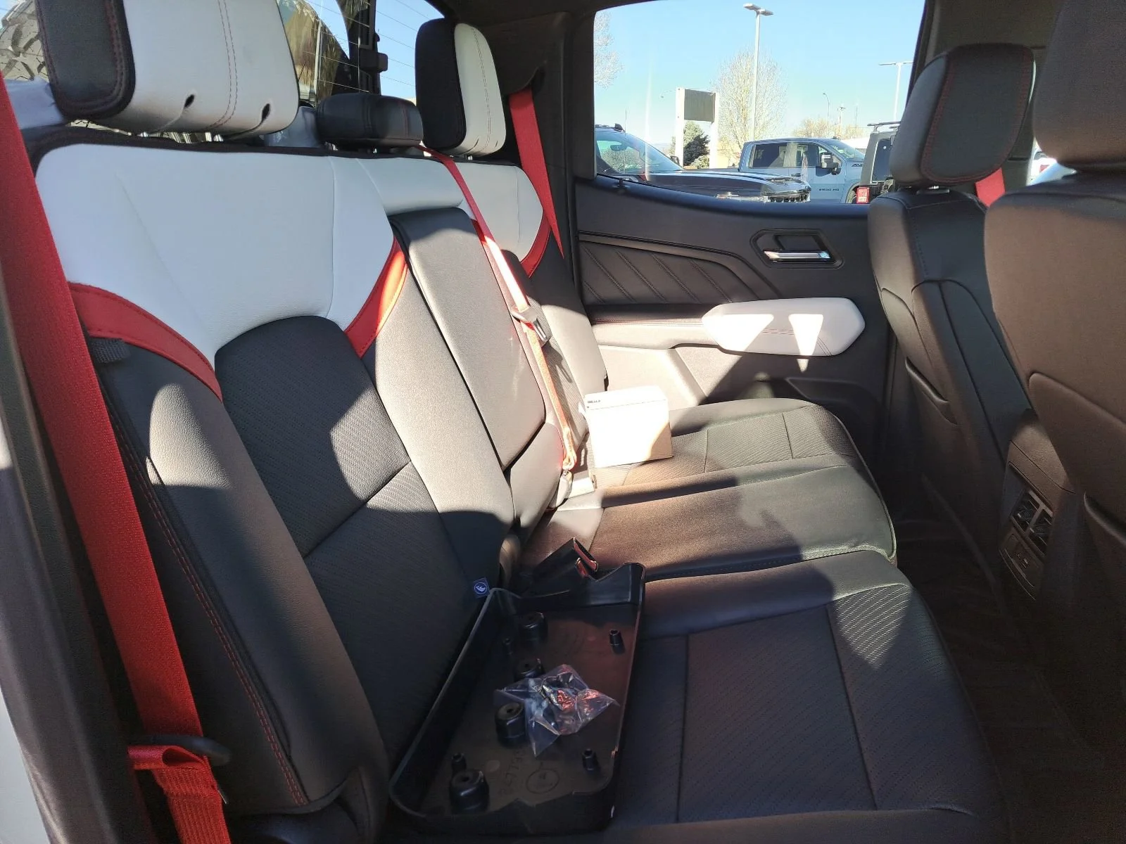 2026 GMC Canyon AT4X - Photo 27