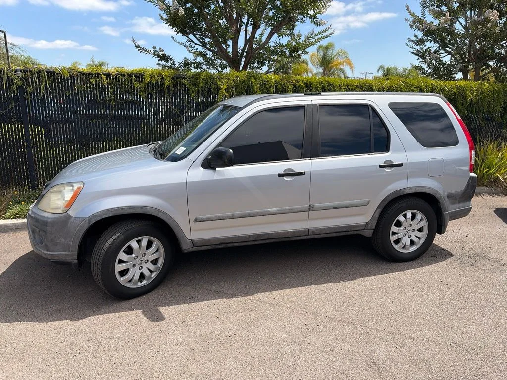 Used 2005 Silver Honda LX image 10