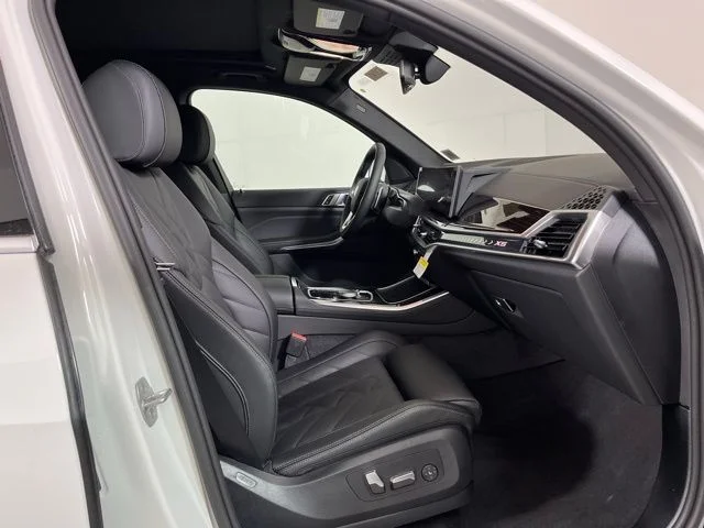 Used 2026 Alpine White BMW xDrive40i image 22