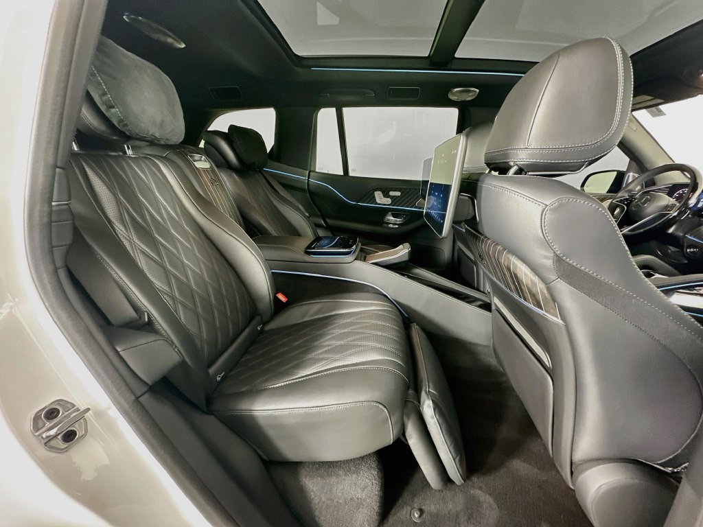 Certified Used 2026 White Mercedes-Benz Maybach GLS 600 image 29