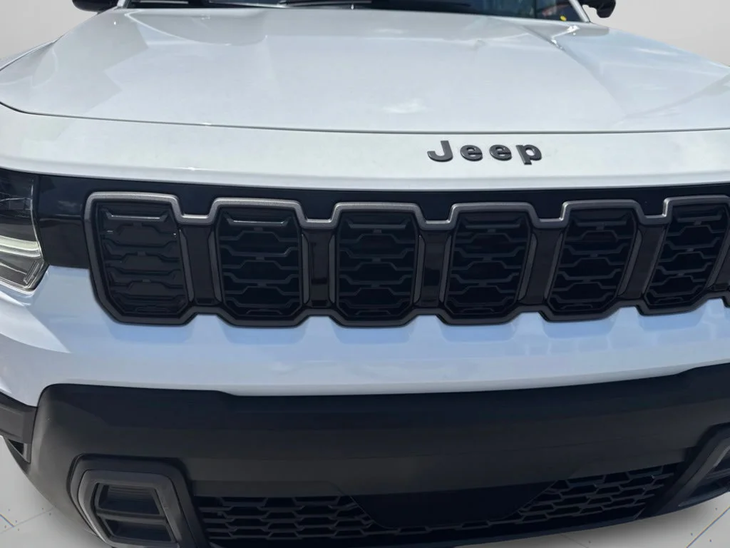 New 2026 Bright White Clearcoat Jeep Laredo image 43