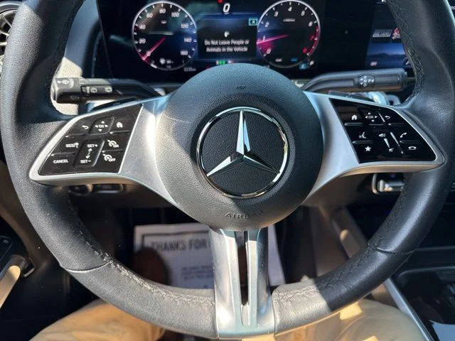 Used 2025  Mercedes-Benz GLB 250 image 34