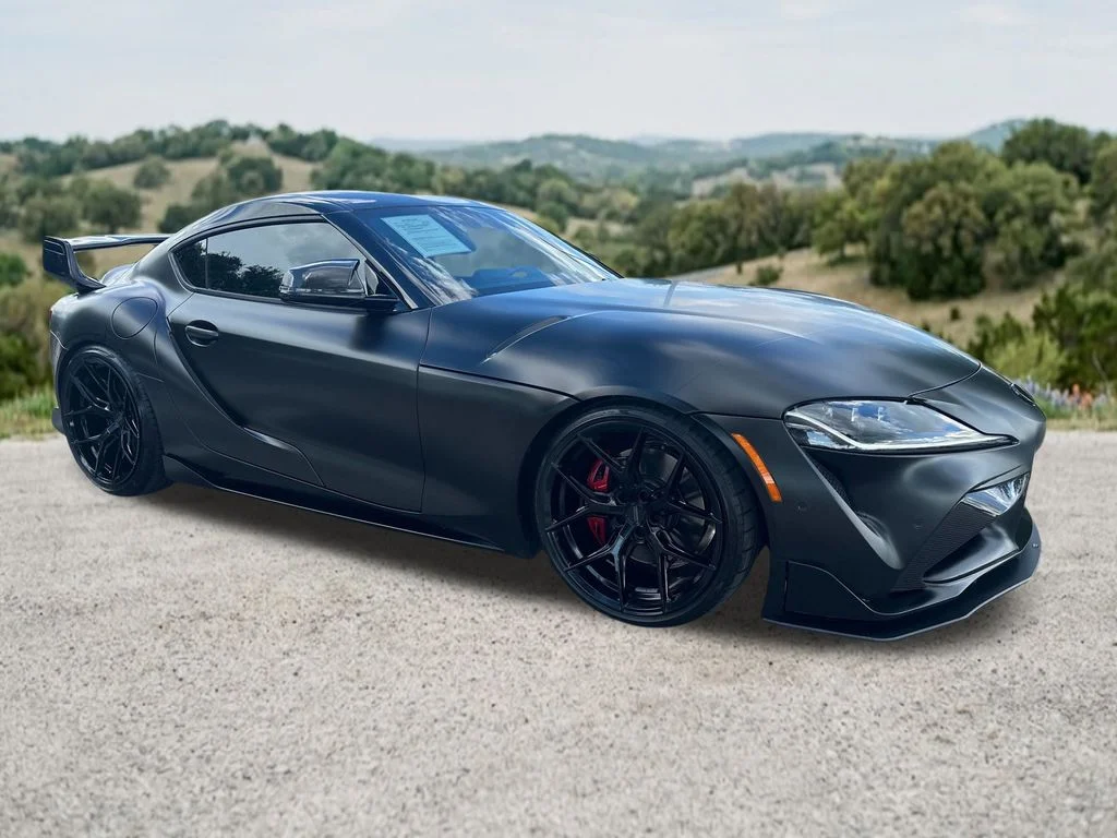 Used 2025  Toyota 3.0 image 1