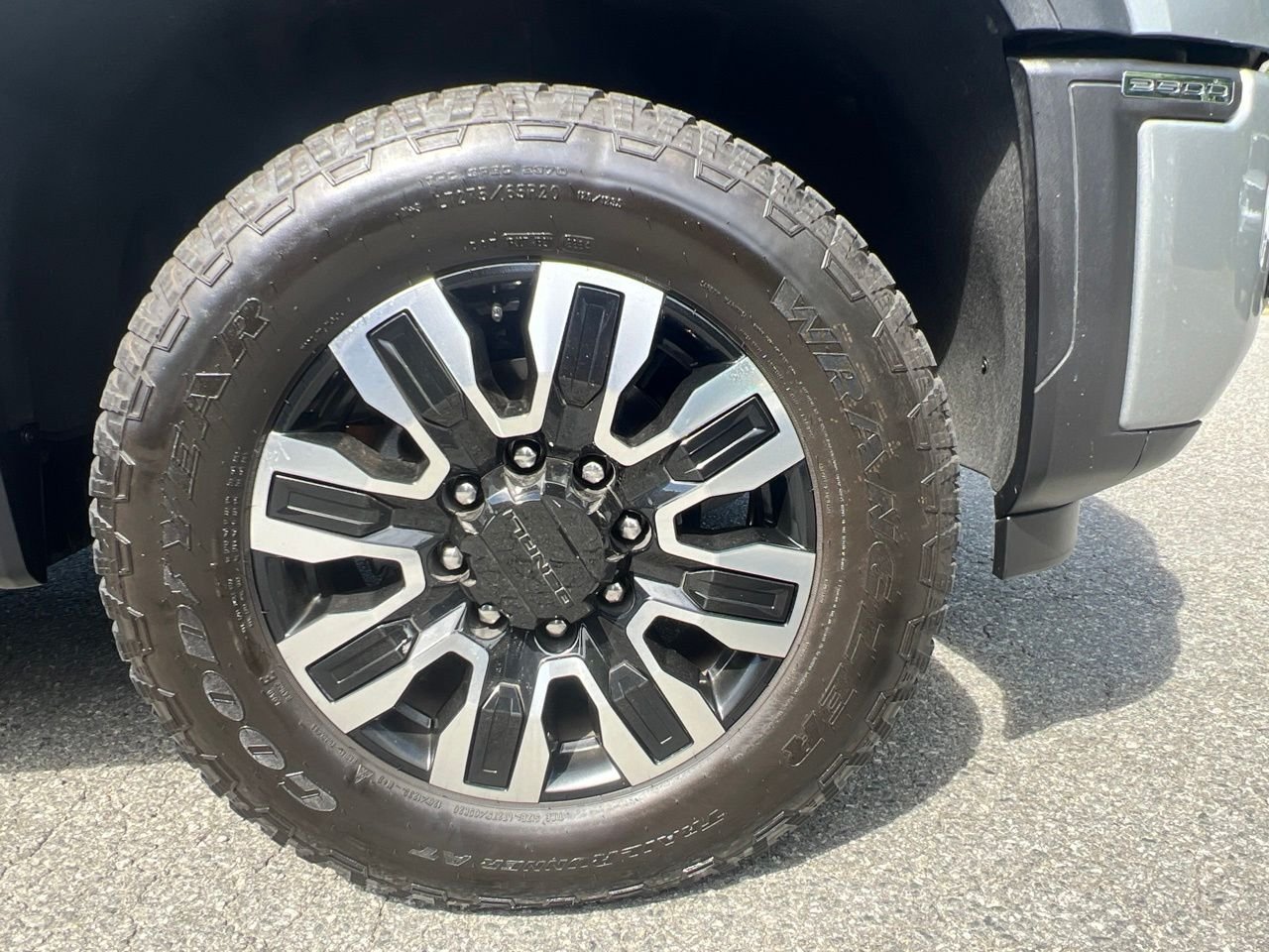 Used 2024 Silver GMC Denali Ultimate image 15