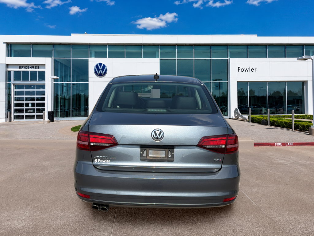 Used 2017 Gray Volkswagen 1.4T SE image 6