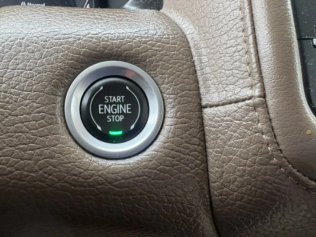 Used 2022 Hunter Green GMC Denali image 23