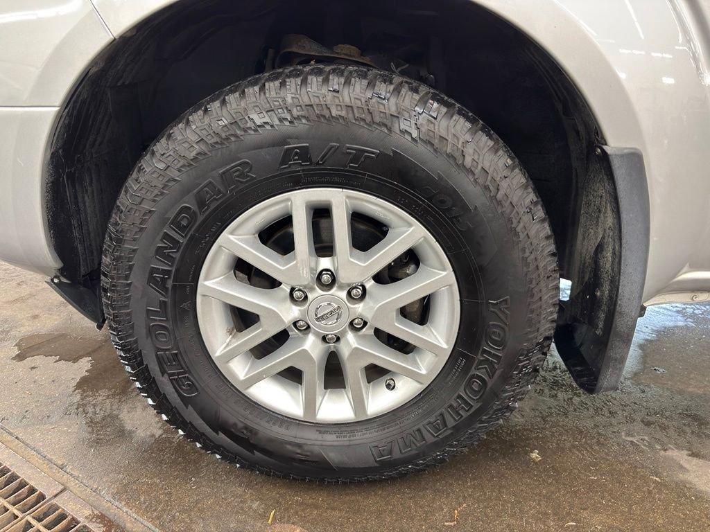 Used 2014 Silver Nissan SV image 9