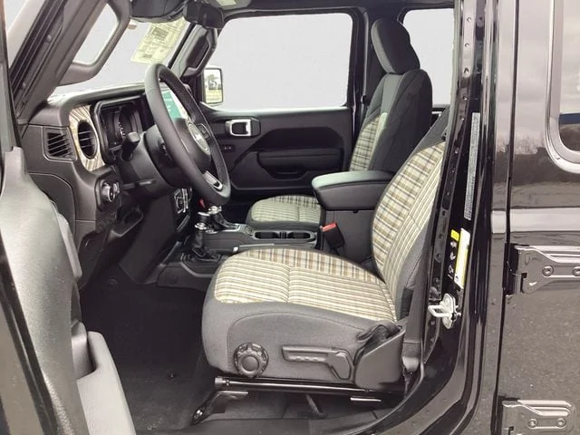 New 2026 Black Clearcoat Jeep 4-DOOR 85TH ANNIVERSARY EDITION image 10