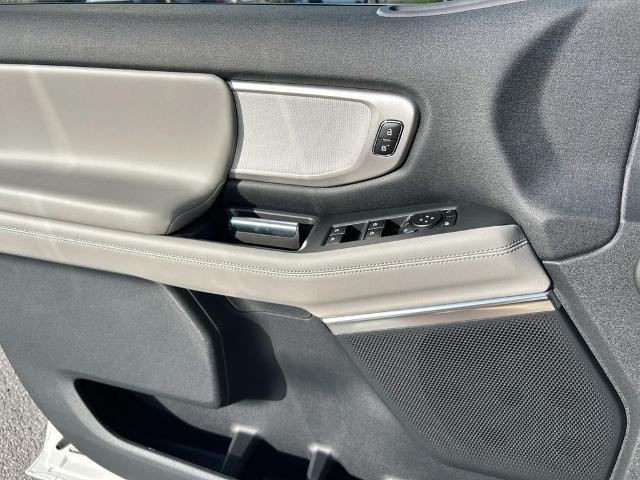 New 2027 Star White Metallic Tri-Coat Ford MAX Active image 20