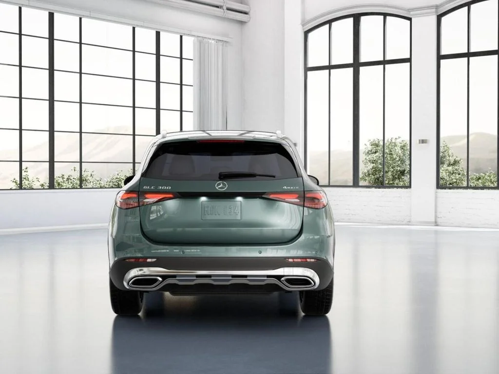 New 2026 Silver Mercedes-Benz GLC 300 image 25