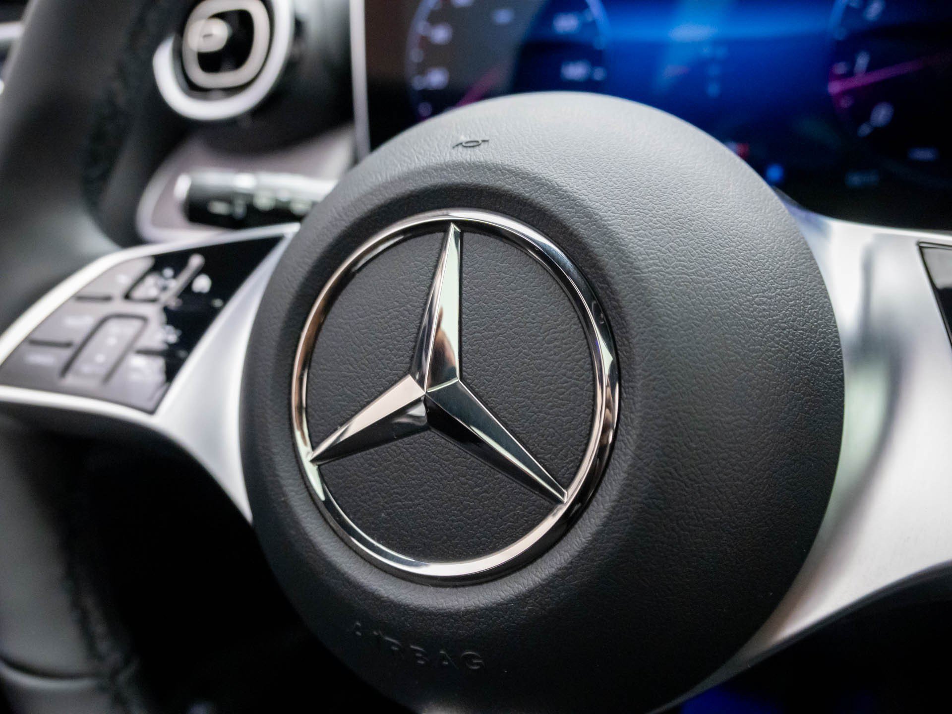 Used 2026 Black Mercedes-Benz GLC 300 image 13