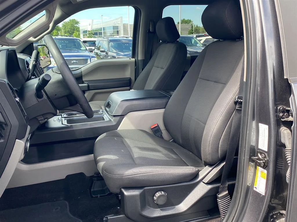 Used 2018 Magnetic Ford XL image 2