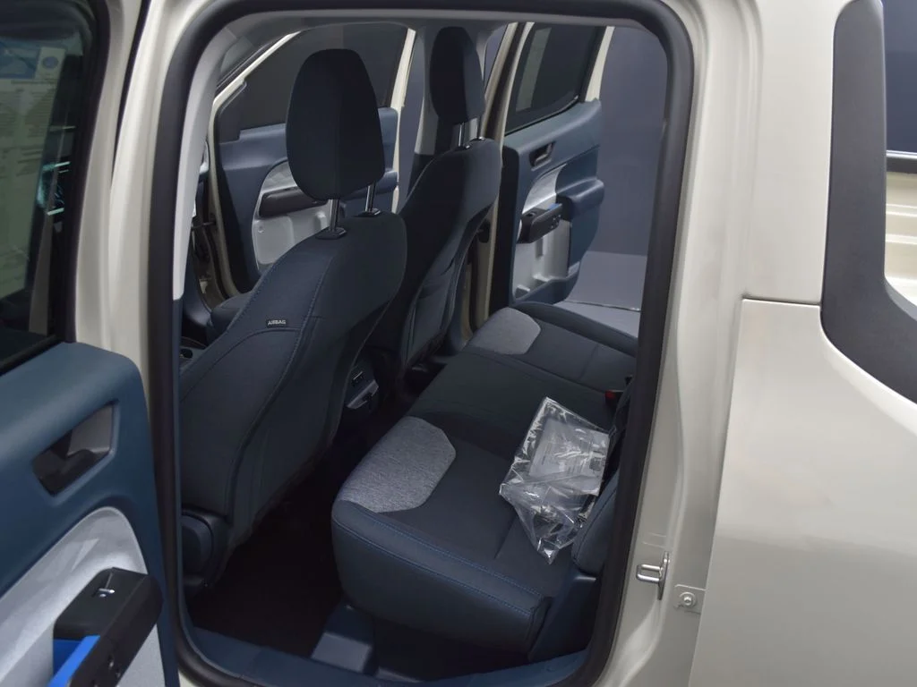 New 2025 Beige Ford XLT image 26