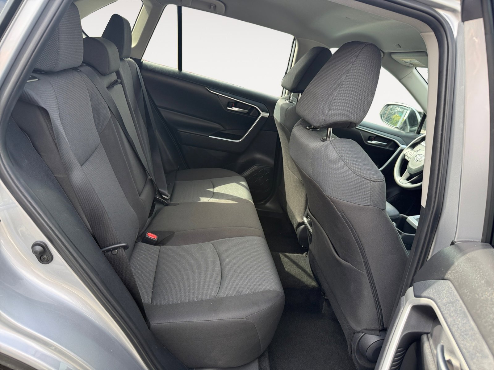 Used 2025 Silver Sky Metallic Toyota XLE image 18
