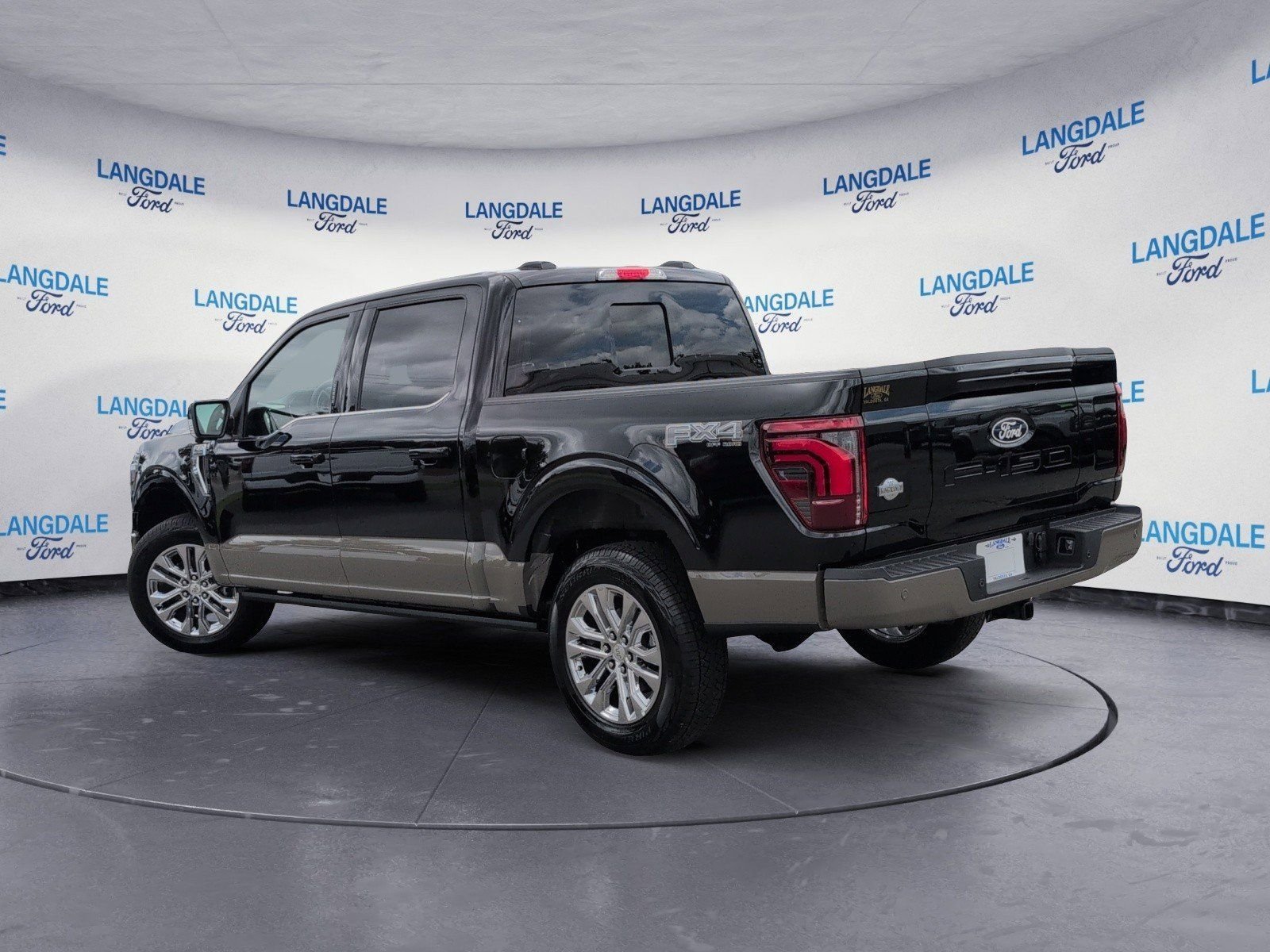 New 2026 Agate Black Metallic Ford King Ranch image 9
