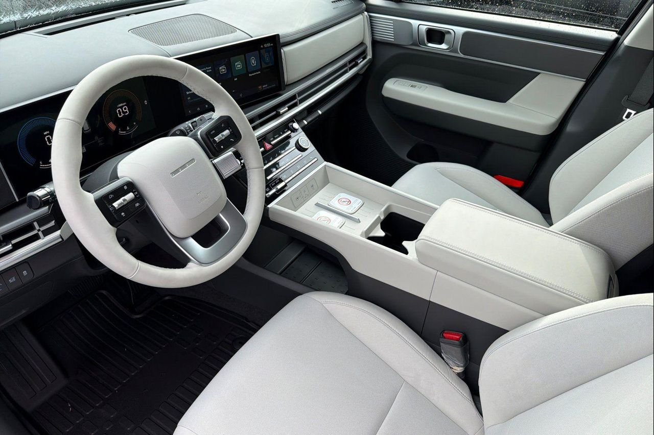2026 Hyundai Santa Fe SE - Photo 10