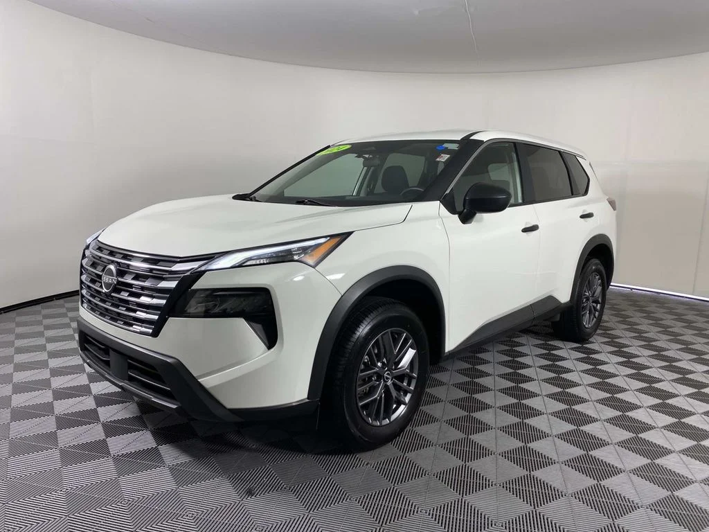 Used 2024 White Nissan S image 4
