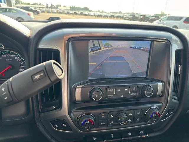 Used 2015 Deep Ocean Blue Chevrolet LT image 17