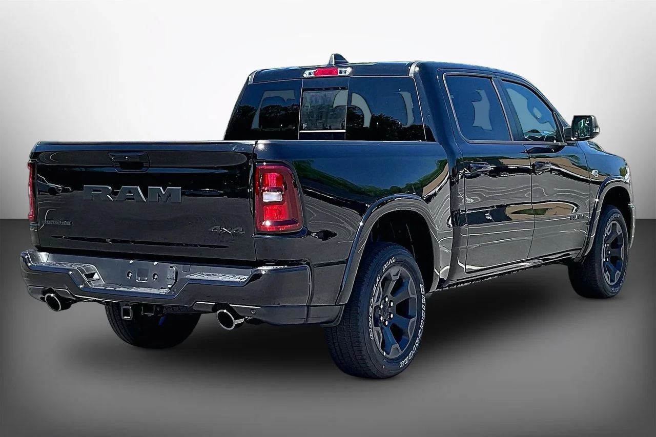 New 2026 Diamond Black Crystal Pearl-Coat Exterior Paint RAM Big Horn/Lone Star image 8