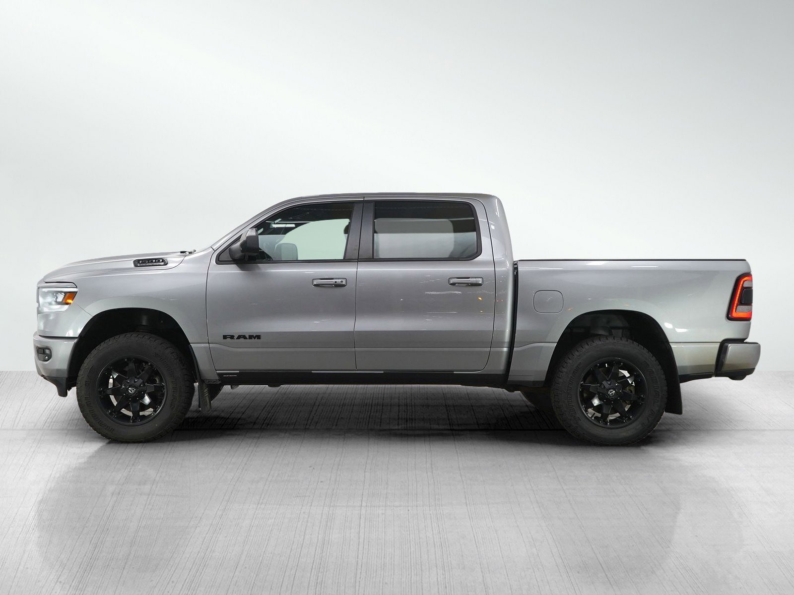 Used 2019 RAM Ram 1500 Sport with VIN 1C6SRFLT1KN808331 for sale in Burnsville, Minnesota