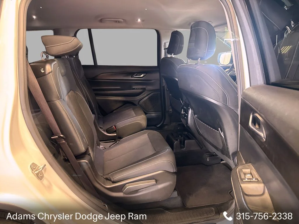 Used 2023 White Jeep Laredo image 12