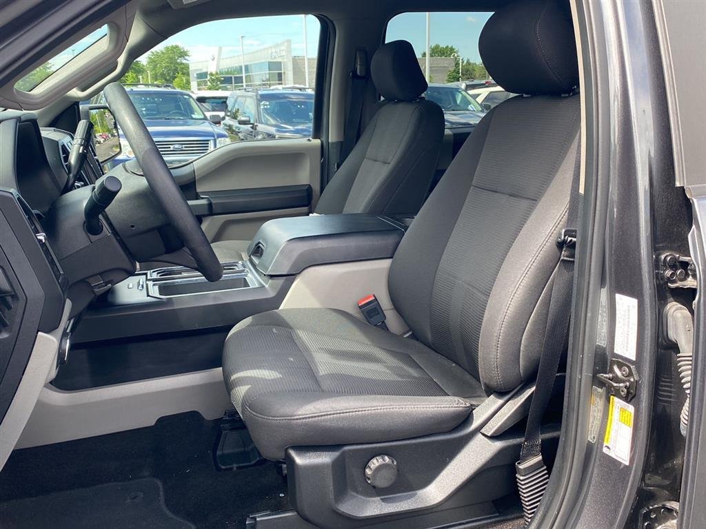 Used 2018 Magnetic Ford XL image 2