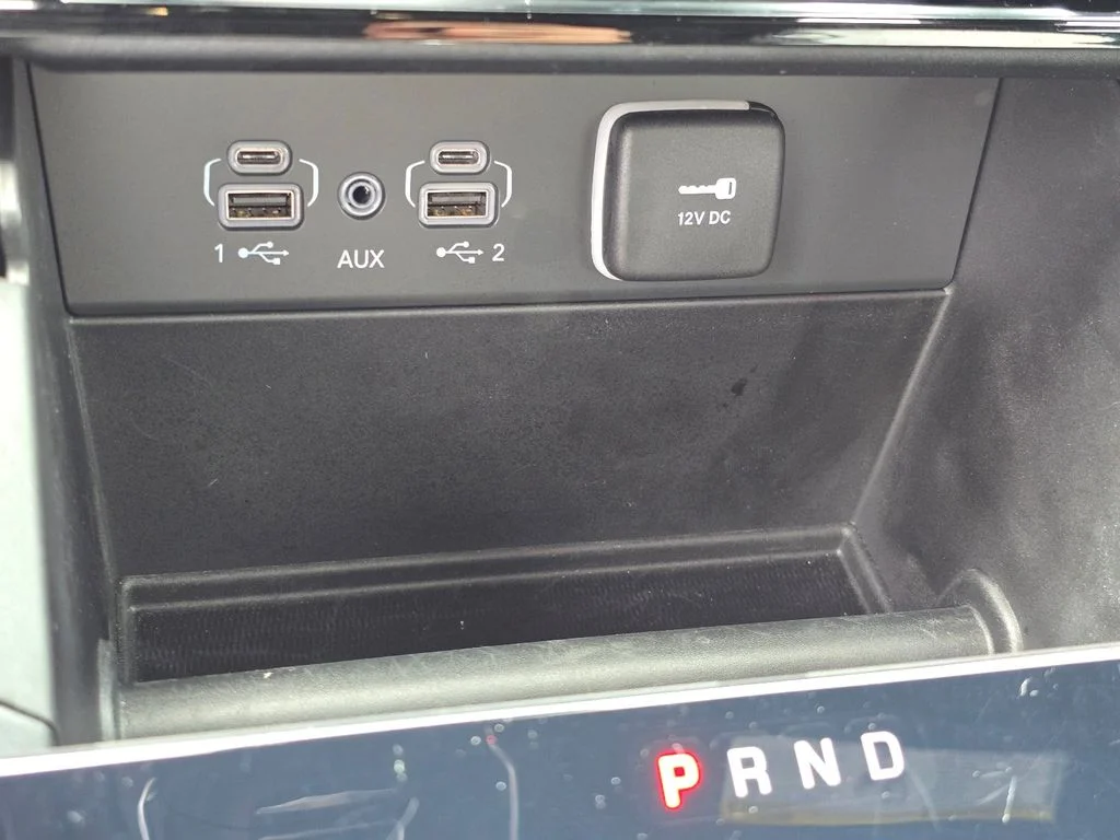 Used 2025 Silver Jeep Laredo image 24