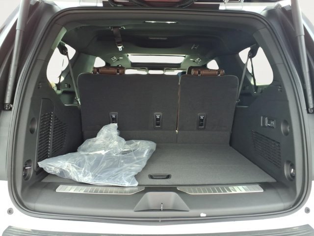 New 2027 Polar White Tricoat Chevrolet High Country image 22