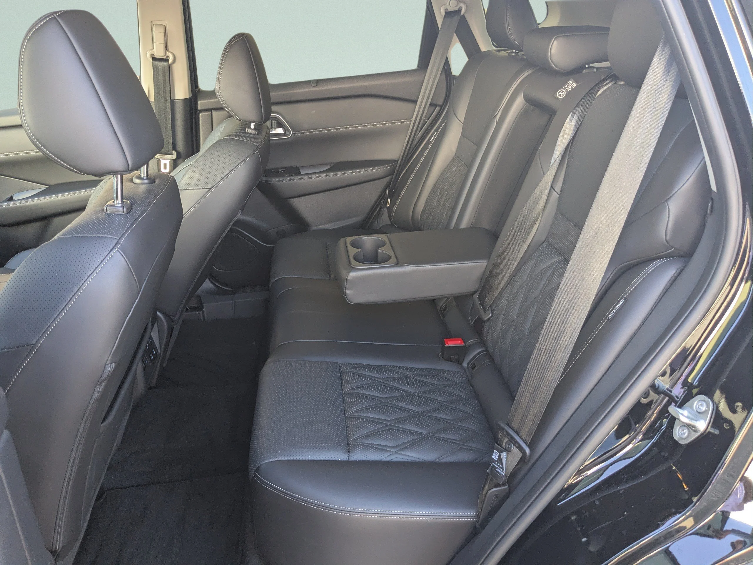 Used 2025 Super Black Nissan Platinum image 10