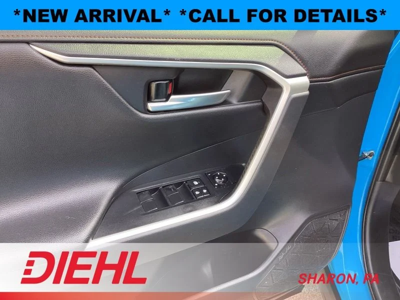 Used 2019 Blue Toyota Adventure image 18