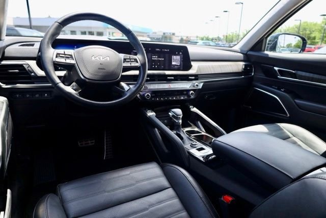 Used 2025 Ebony Black Kia SX-Prestige image 7