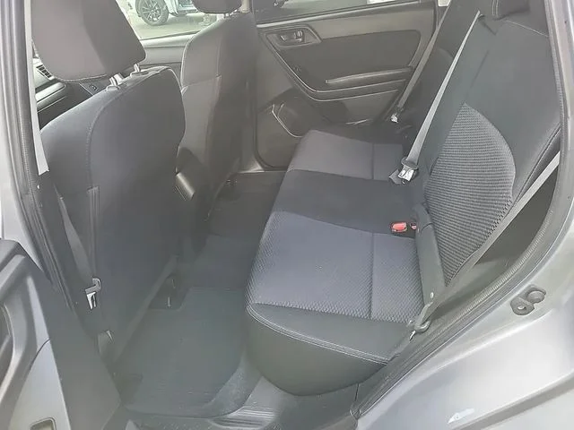 Used 2016 Silver Subaru 2.5i Premium image 11