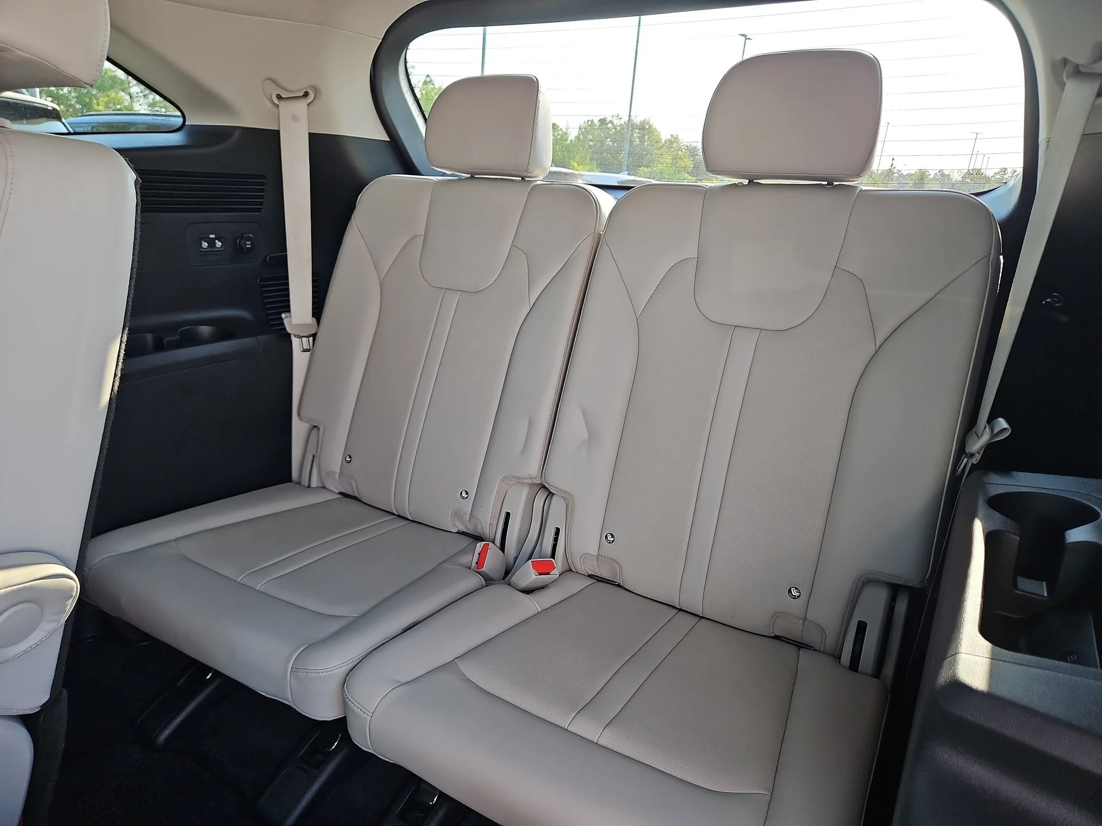 Used 2025 Wolf Gray Kia EX image 38