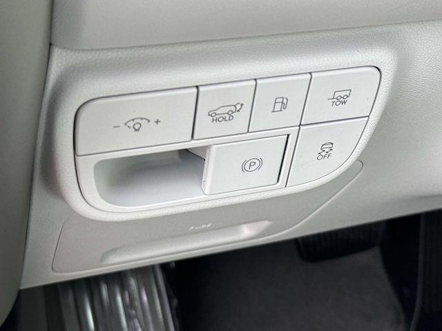 New 2026 Gray Hyundai SEL Premium 8P image 28