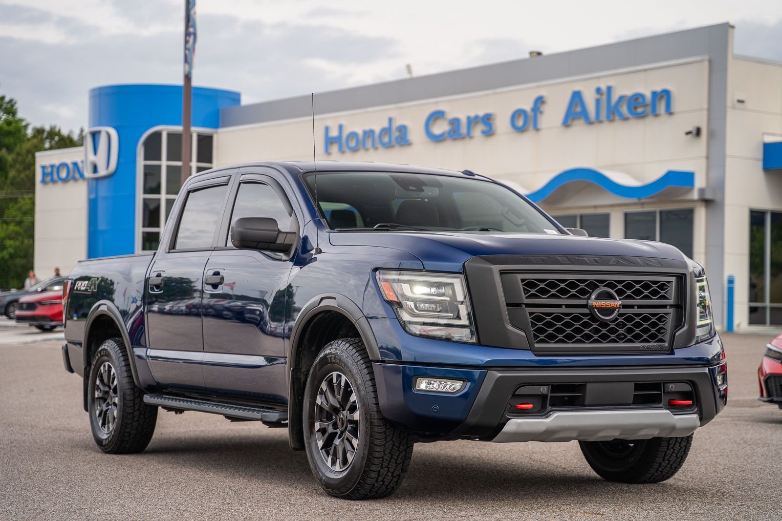 2021 Nissan Titan PRO-4X 4X4 Crew Cab's photo