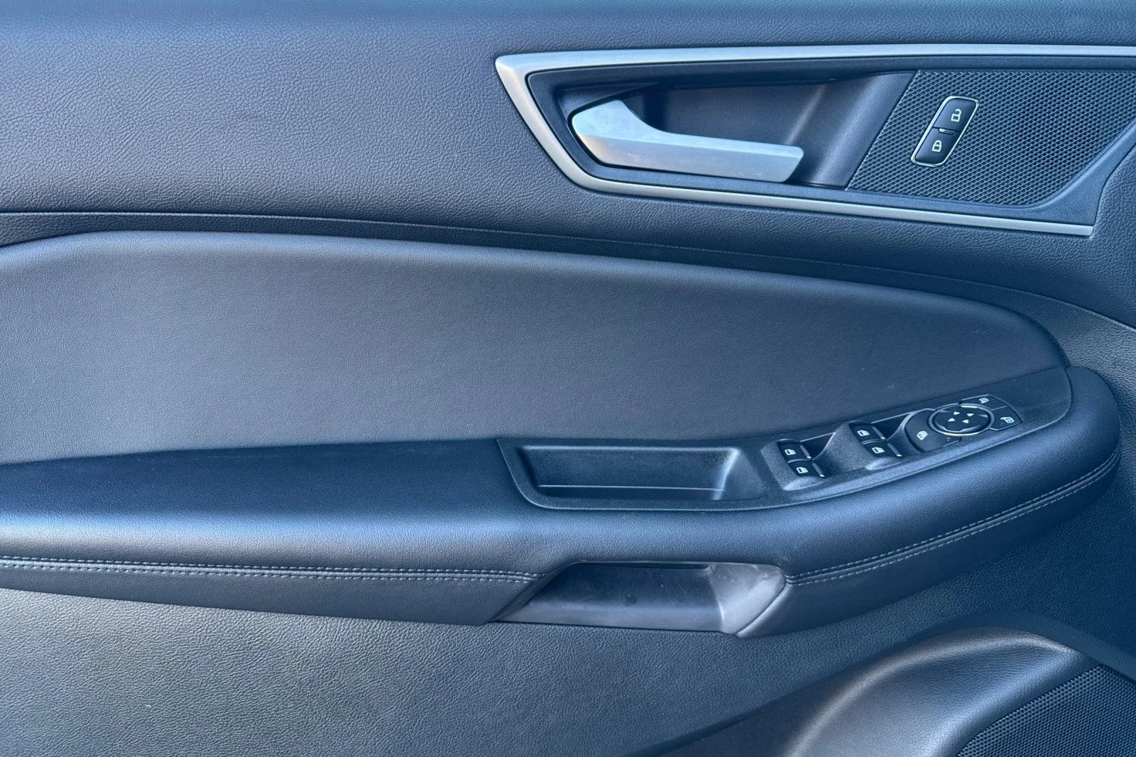 2024 Ford Edge SEL - Photo 8