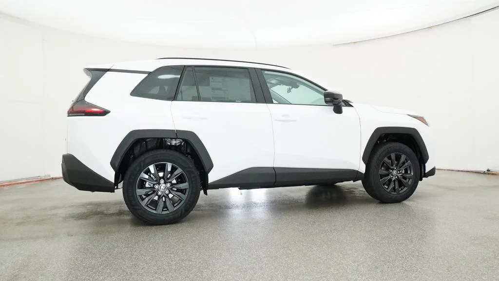 New 2026 Ice Cap Toyota XLE Premium image 15