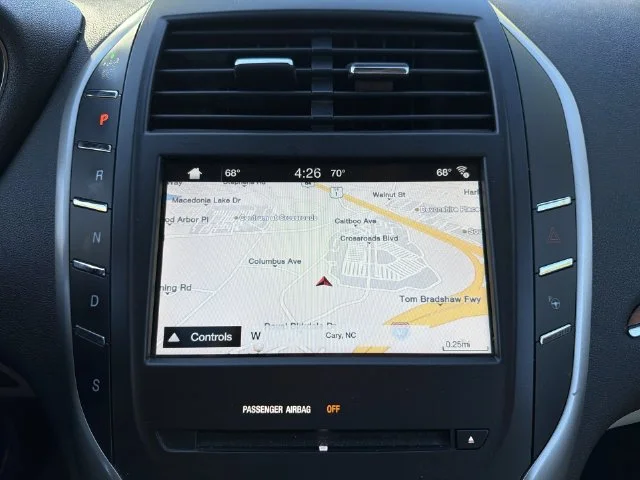 Used 2016 White Lincoln Reserve image 18