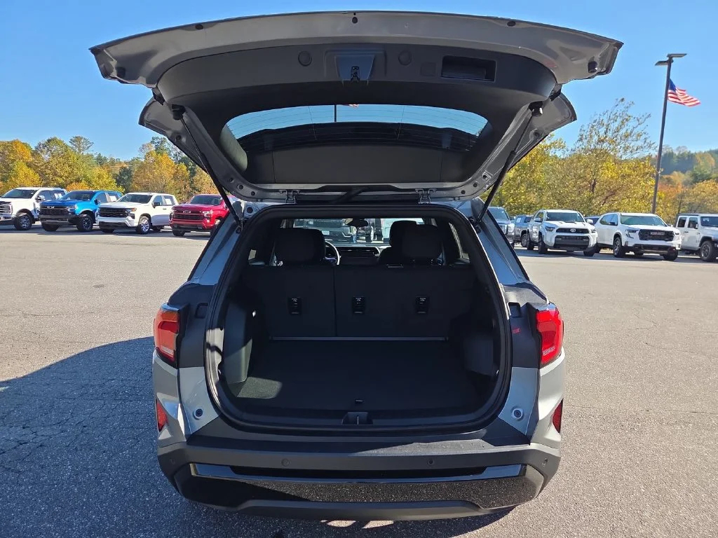 New 2027 Silver GMC Elevation image 25