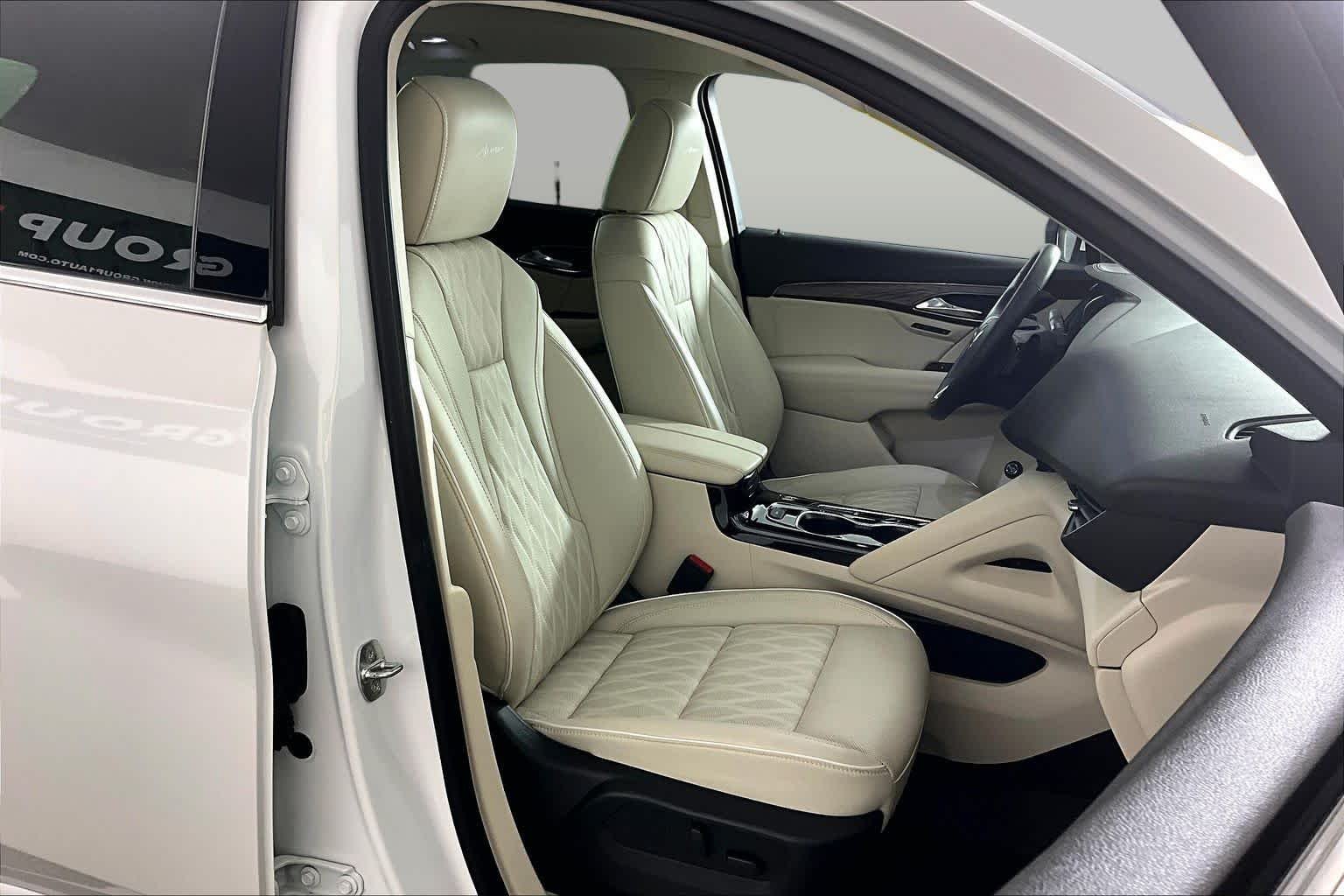 Used 2023 White Frost Tricoat Buick Avenir image 9
