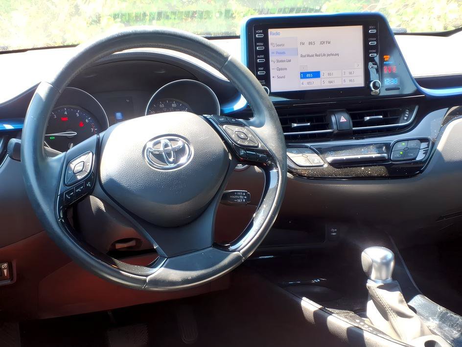 Used 2019 Blizzard Pearl Toyota XLE image 12