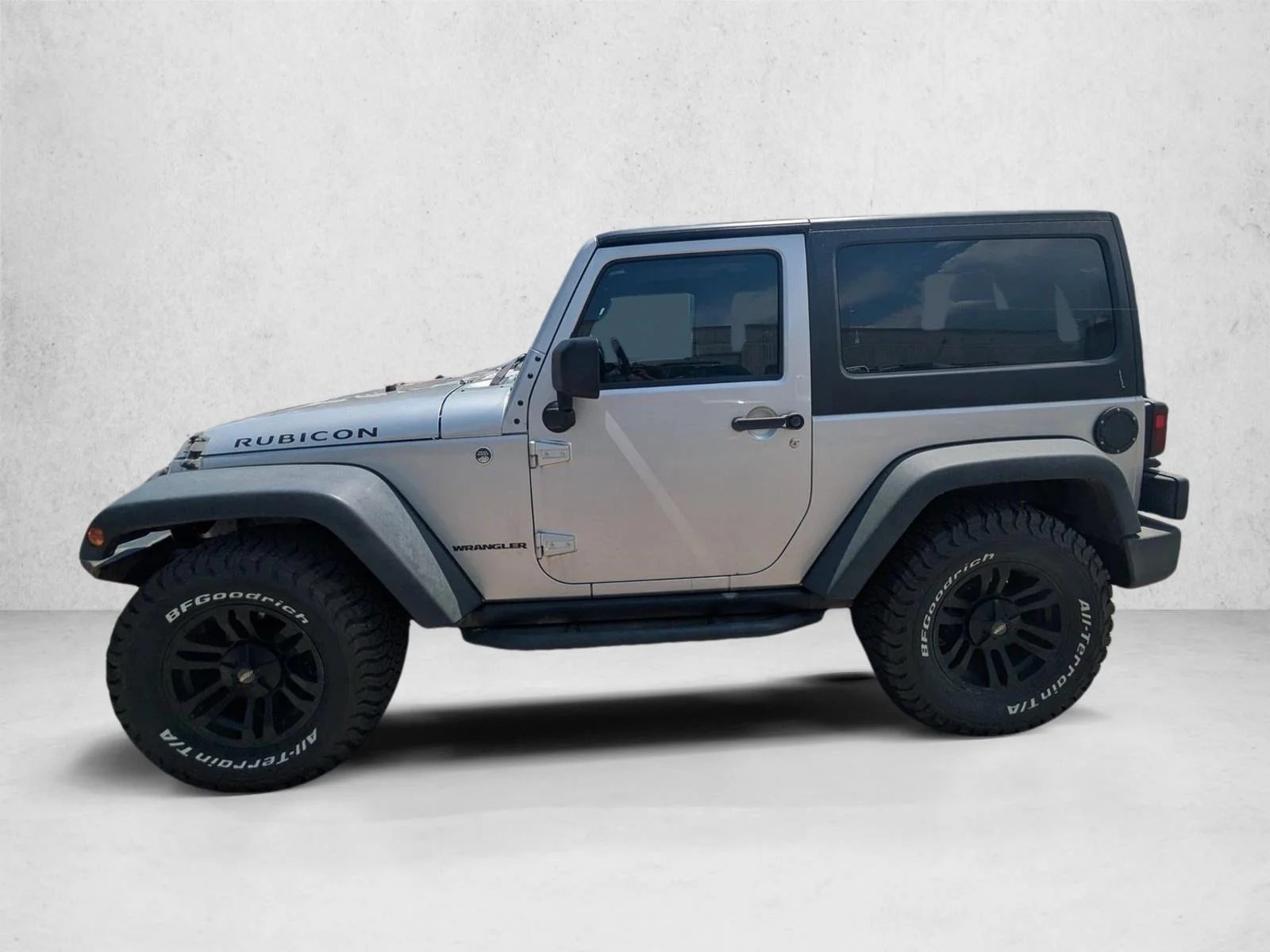 Used 2012 Bright Silver Clearcoat Metallic Jeep Rubicon image 8