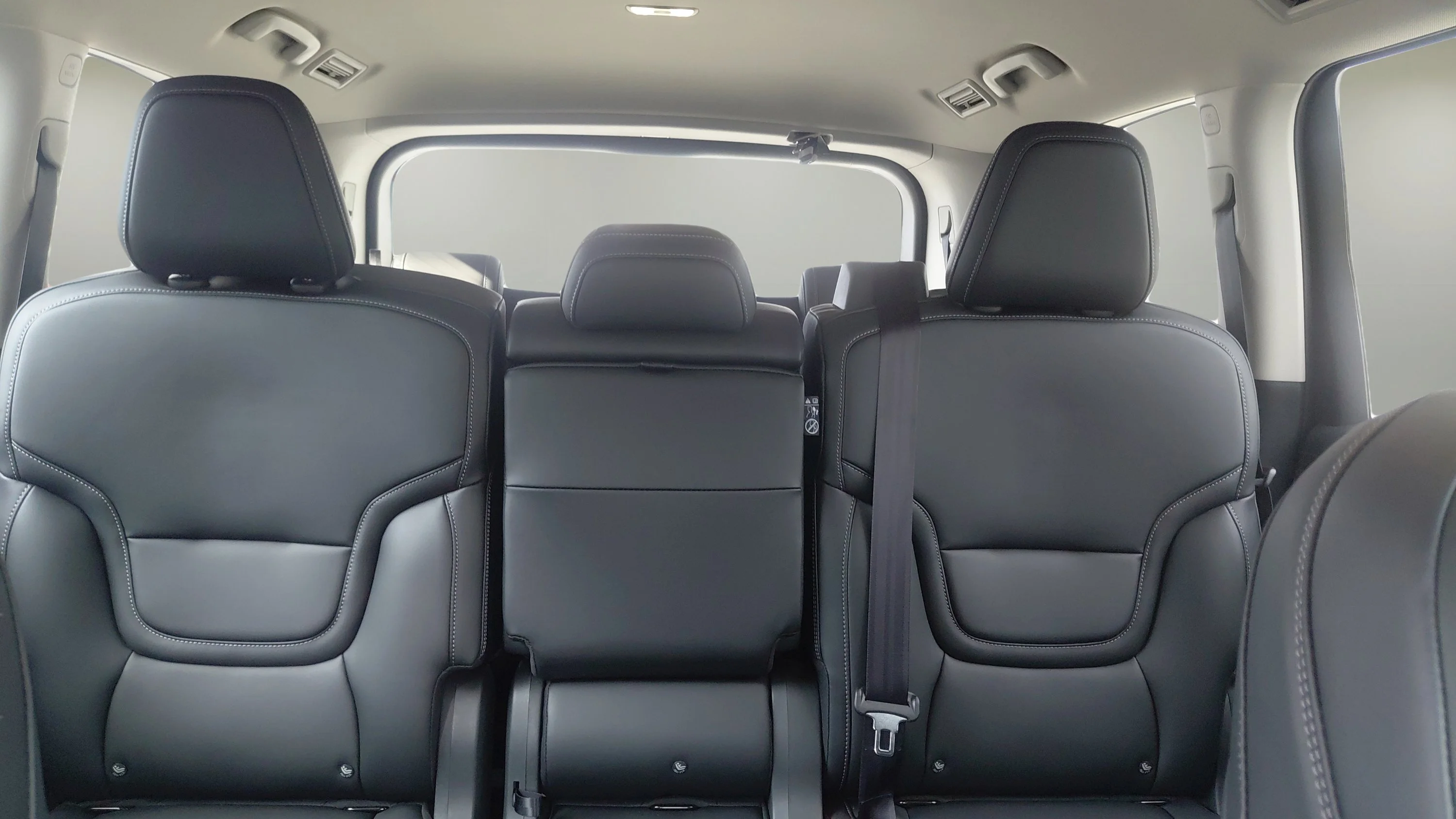 2026 Nissan Armada SV - Photo 12