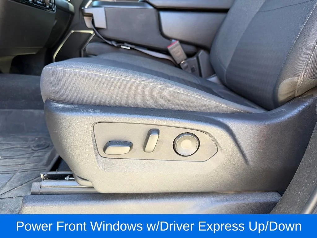 Used 2025 Summit White Chevrolet LT DRW image 23