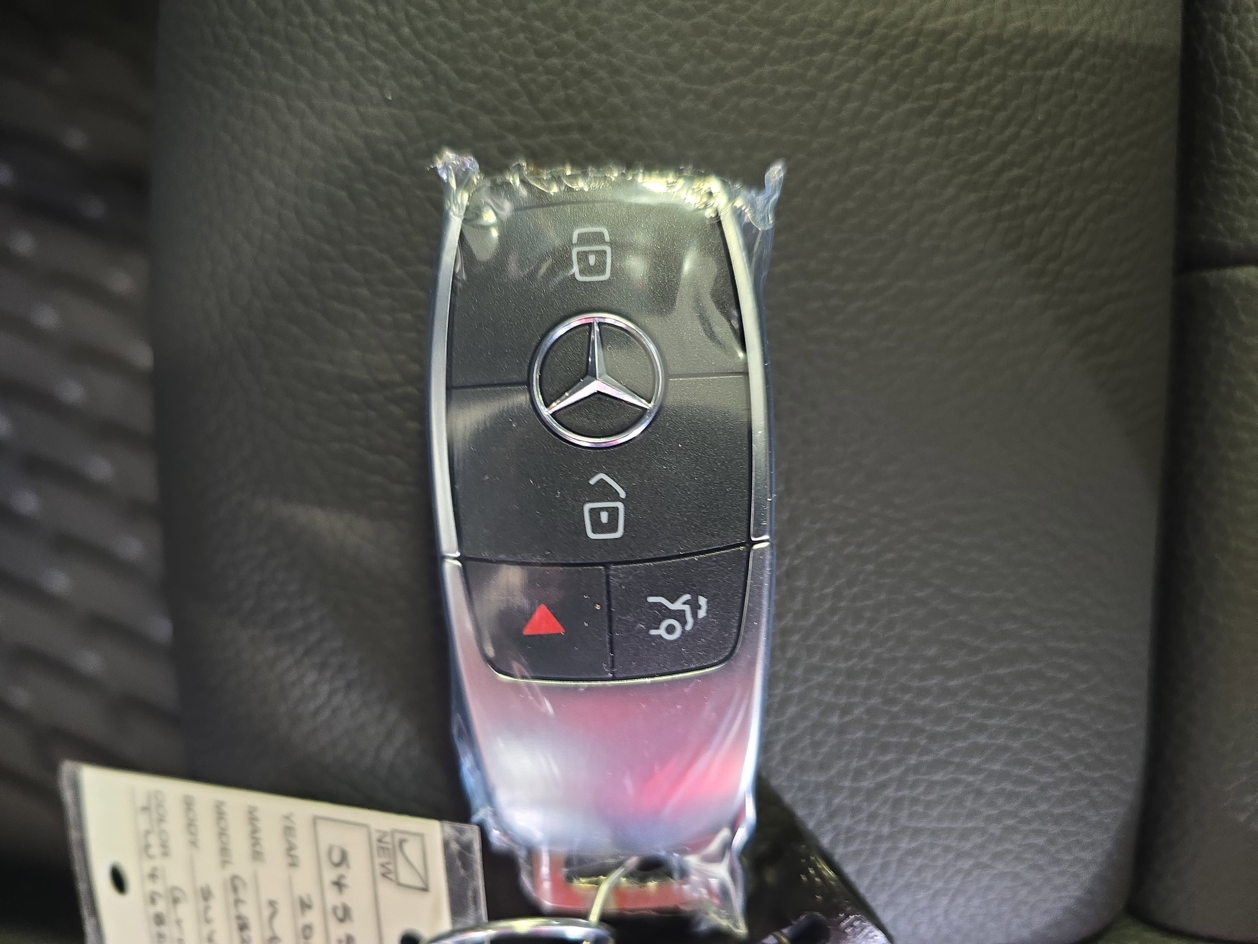 New 2026 Mountain Grey Metallic Mercedes-Benz GLB250 image 36