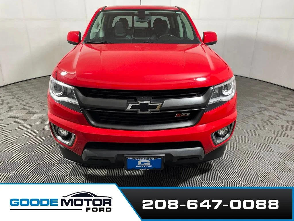 Used 2018 Red Chevrolet Z71 image 3