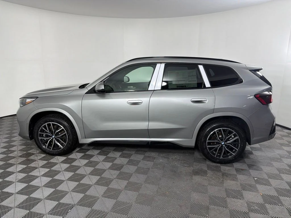 New 2026 Space Silver Metallic BMW xDrive28i image 8