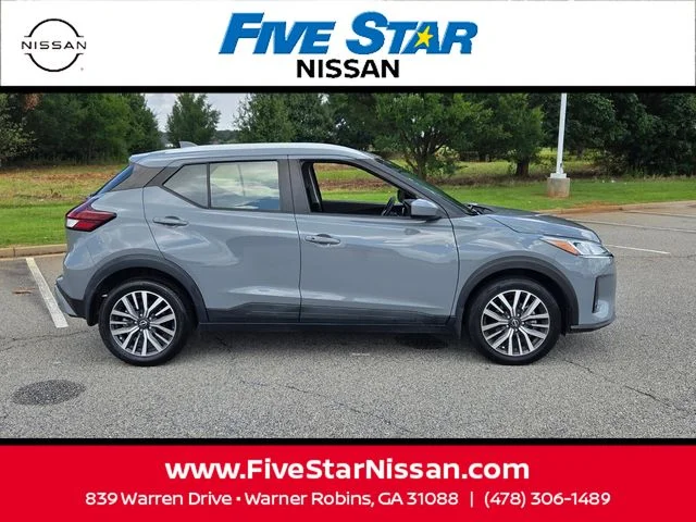 Used 2023 Gray Nissan SV image 15